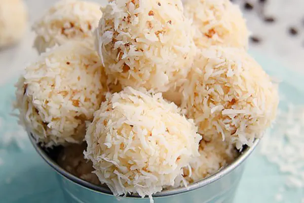 Apple Pecan Sheet Cake