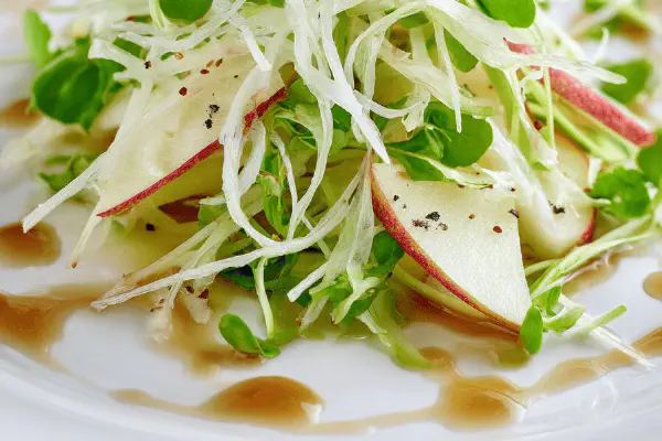 Fresh Raisins in Syrup