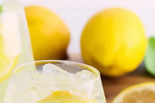 Cocktails and Alcoholic Drinks